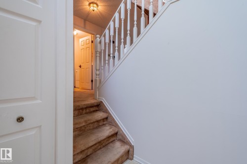 33 Whiteoaks Estates, St. Albert, AB - Indoor Photo Showing Other Room
