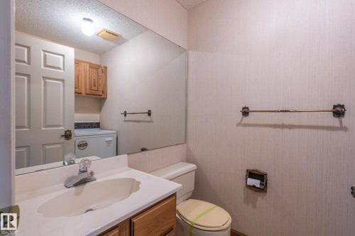 33 Whiteoaks Estates, St. Albert, AB - Indoor Photo Showing Bathroom