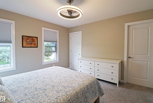 66 Springwood Way, Spruce Grove, AB - Indoor Photo Showing Bedroom