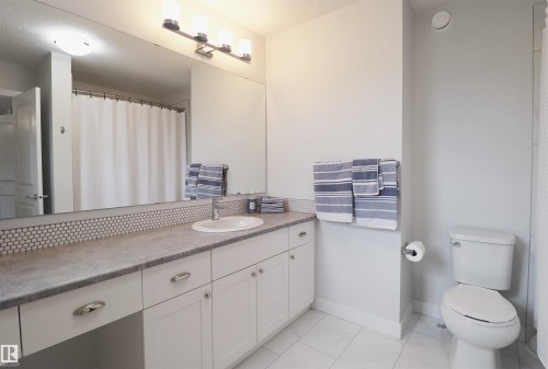 66 Springwood Way, Spruce Grove, AB - Indoor Photo Showing Bathroom