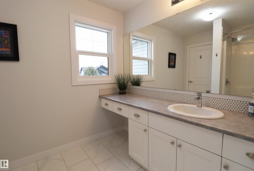 66 Springwood Way, Spruce Grove, AB - Indoor Photo Showing Bathroom