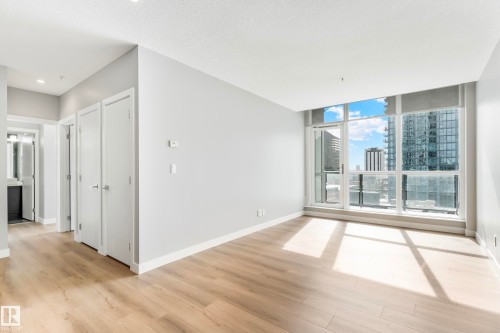 #910 10238 103 St Nw, Edmonton, AB - Indoor Photo Showing Other Room