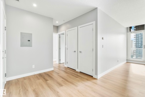 #910 10238 103 St Nw, Edmonton, AB - Indoor Photo Showing Other Room