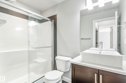#910 10238 103 St Nw, Edmonton, AB - Indoor Photo Showing Bathroom