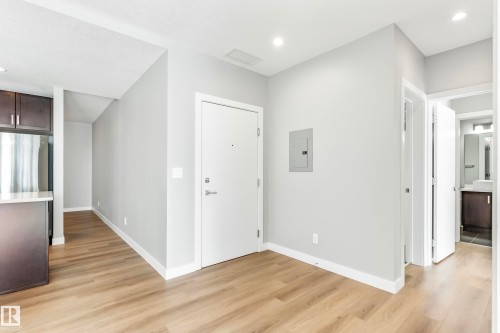 #910 10238 103 St Nw, Edmonton, AB - Indoor Photo Showing Other Room