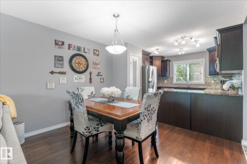 3313 Weidle Way Sw, Edmonton, AB - Indoor Photo Showing Dining Room
