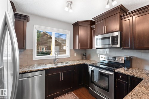 3313 Weidle Way Sw, Edmonton, AB - Indoor Photo Showing Kitchen With Upgraded Kitchen