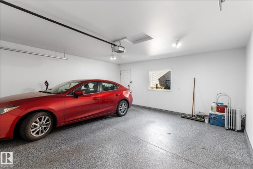 3313 Weidle Way Sw, Edmonton, AB - Indoor Photo Showing Garage