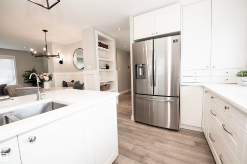 12107 131 Avenue Nw, Edmonton, AB - Indoor Photo Showing Kitchen With Upgraded Kitchen