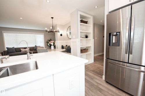 12107 131 Avenue Nw, Edmonton, AB - Indoor Photo Showing Kitchen With Upgraded Kitchen