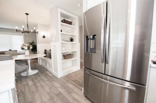 12107 131 Avenue Nw, Edmonton, AB - Indoor Photo Showing Kitchen
