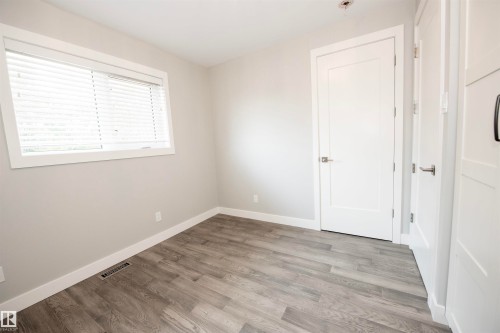 12107 131 Avenue Nw, Edmonton, AB - Indoor Photo Showing Other Room