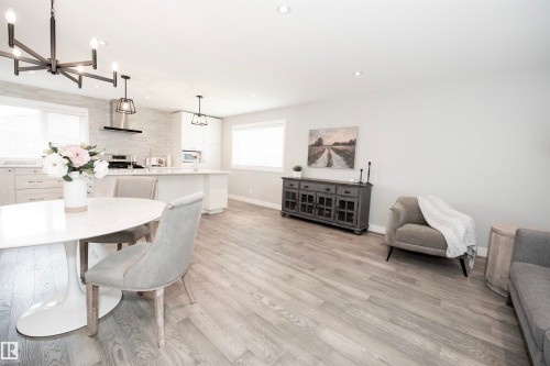 12107 131 Avenue Nw, Edmonton, AB - Indoor