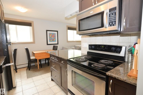#1 10710 84 Av Nw, Edmonton, AB - Indoor Photo Showing Kitchen