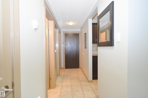#1 10710 84 Av Nw, Edmonton, AB - Indoor Photo Showing Other Room