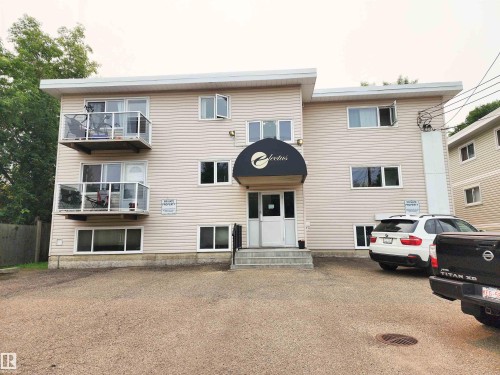 #1 10710 84 Av Nw, Edmonton, AB - Outdoor
