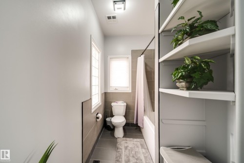 242 Running Creek Lane Nw, Edmonton, AB - Indoor Photo Showing Bathroom