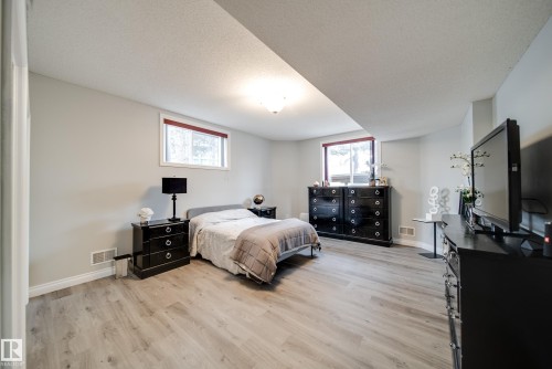 242 Running Creek Lane Nw, Edmonton, AB - Indoor Photo Showing Bedroom