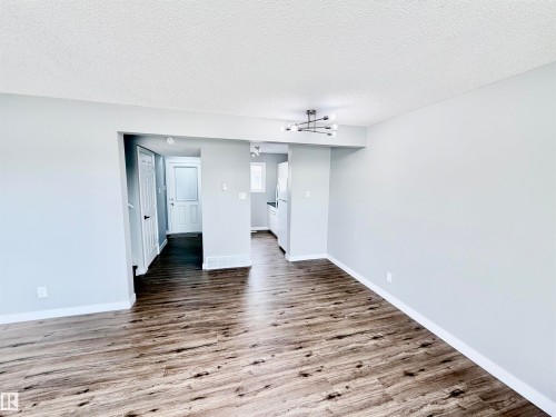 11430 139 Avenue Nw, Edmonton, AB - Indoor Photo Showing Other Room