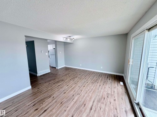 11430 139 Avenue Nw, Edmonton, AB - Indoor Photo Showing Other Room