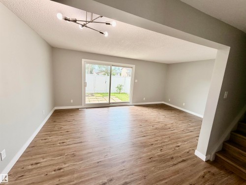 11430 139 Avenue Nw, Edmonton, AB - Indoor Photo Showing Other Room