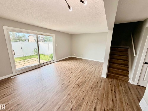 11430 139 Avenue Nw, Edmonton, AB - Indoor Photo Showing Other Room