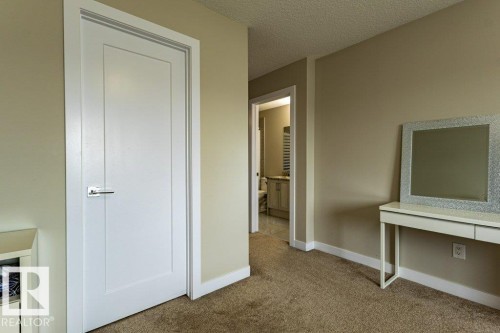 9372 Cooper Bend Sw, Edmonton, AB - Indoor