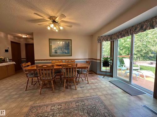2340 28 Avenue Sw, Edmonton, AB - Indoor Photo Showing Dining Room