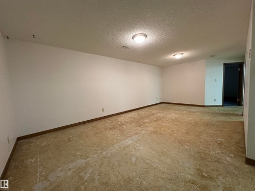 2340 28 Avenue Sw, Edmonton, AB - Indoor Photo Showing Other Room