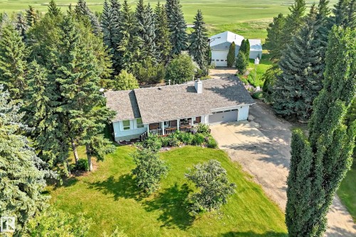 2340 28 Avenue Sw, Edmonton, AB - Outdoor