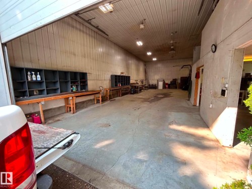 2340 28 Avenue Sw, Edmonton, AB - Indoor