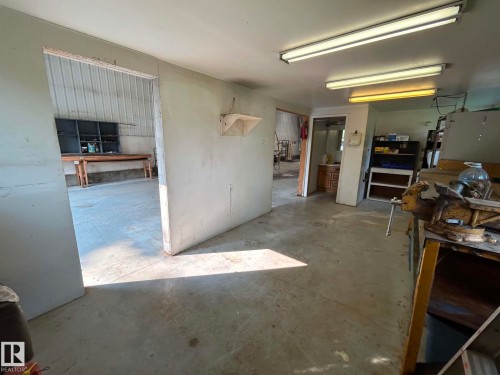 2340 28 Avenue Sw, Edmonton, AB - Indoor Photo Showing Garage