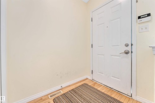 613 83 Street Sw, Edmonton, AB - Indoor Photo Showing Other Room