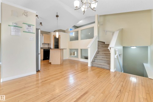 613 83 Street Sw, Edmonton, AB - Indoor