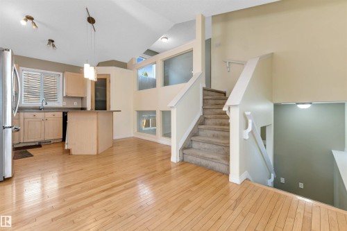 613 83 Street Sw, Edmonton, AB - Indoor Photo Showing Kitchen