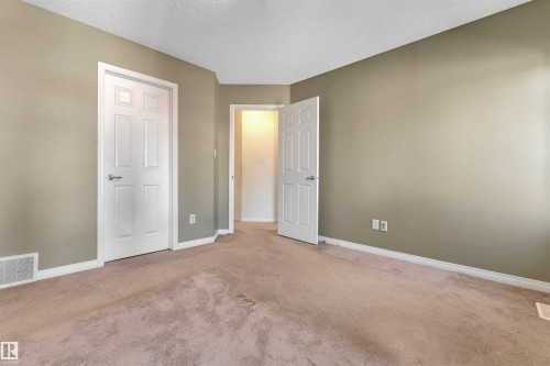 613 83 Street Sw, Edmonton, AB - Indoor Photo Showing Other Room