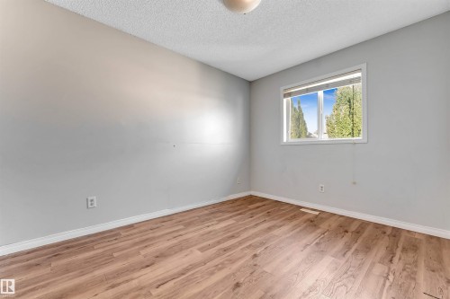 613 83 Street Sw, Edmonton, AB - Indoor Photo Showing Other Room