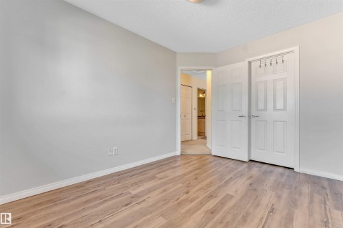 613 83 Street Sw, Edmonton, AB - Indoor Photo Showing Other Room