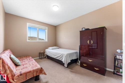 #33 380 Silver Berry Rd Nw, Edmonton, AB - Indoor Photo Showing Bedroom
