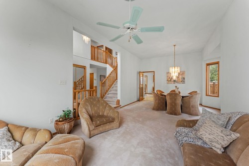 11 Heritage Boulevard, St. Albert, AB - Indoor Photo Showing Living Room