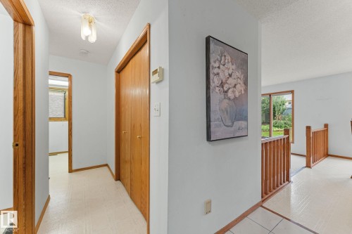 11 Heritage Boulevard, St. Albert, AB - Indoor Photo Showing Other Room