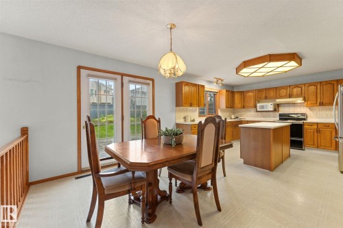11 Heritage Boulevard, St. Albert, AB - Indoor Photo Showing Dining Room