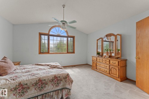 11 Heritage Boulevard, St. Albert, AB - Indoor Photo Showing Bedroom