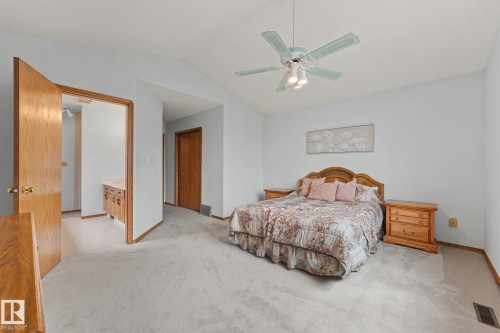 11 Heritage Boulevard, St. Albert, AB - Indoor Photo Showing Bedroom