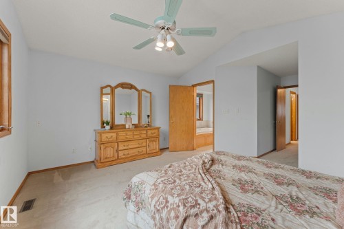 11 Heritage Boulevard, St. Albert, AB - Indoor Photo Showing Bedroom