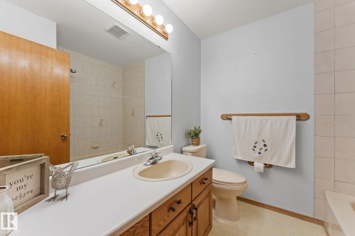 11 Heritage Boulevard, St. Albert, AB - Indoor Photo Showing Bathroom