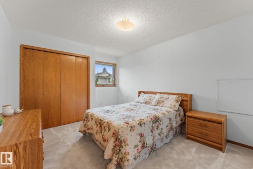 11 Heritage Boulevard, St. Albert, AB - Indoor Photo Showing Bedroom