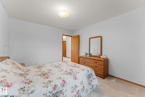 11 Heritage Boulevard, St. Albert, AB - Indoor Photo Showing Bedroom