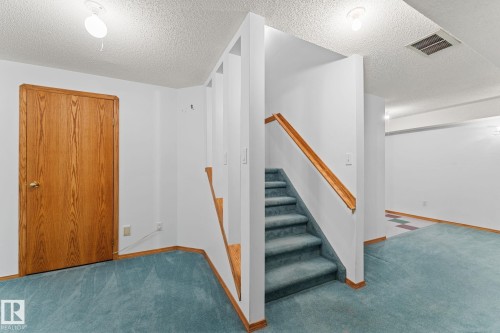 11 Heritage Boulevard, St. Albert, AB - Indoor Photo Showing Other Room