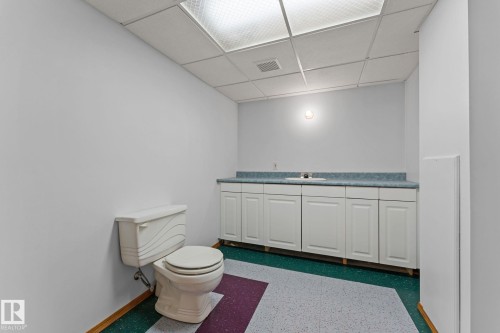 11 Heritage Boulevard, St. Albert, AB - Indoor Photo Showing Other Room